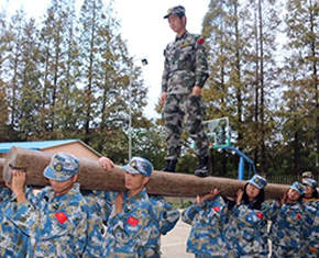 青浦区企业拓展训练 费用解析与团队建设成效