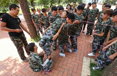 贵阳女子职校 拓展训练为“另类”军训注入新活力